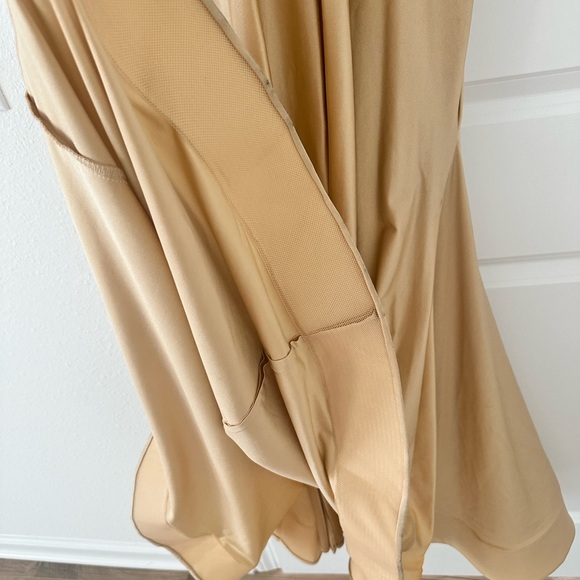 Elegant long sleeve champagne satin dress size 6M - Picture 5 of 6